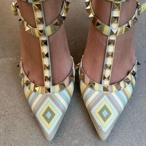 Valentino rockstud heel